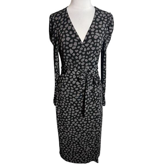 Ann Taylor Black Giraffe Print Matte Jersey
Wrap Dress black gray Sz 4 - Picture 1 of 7
